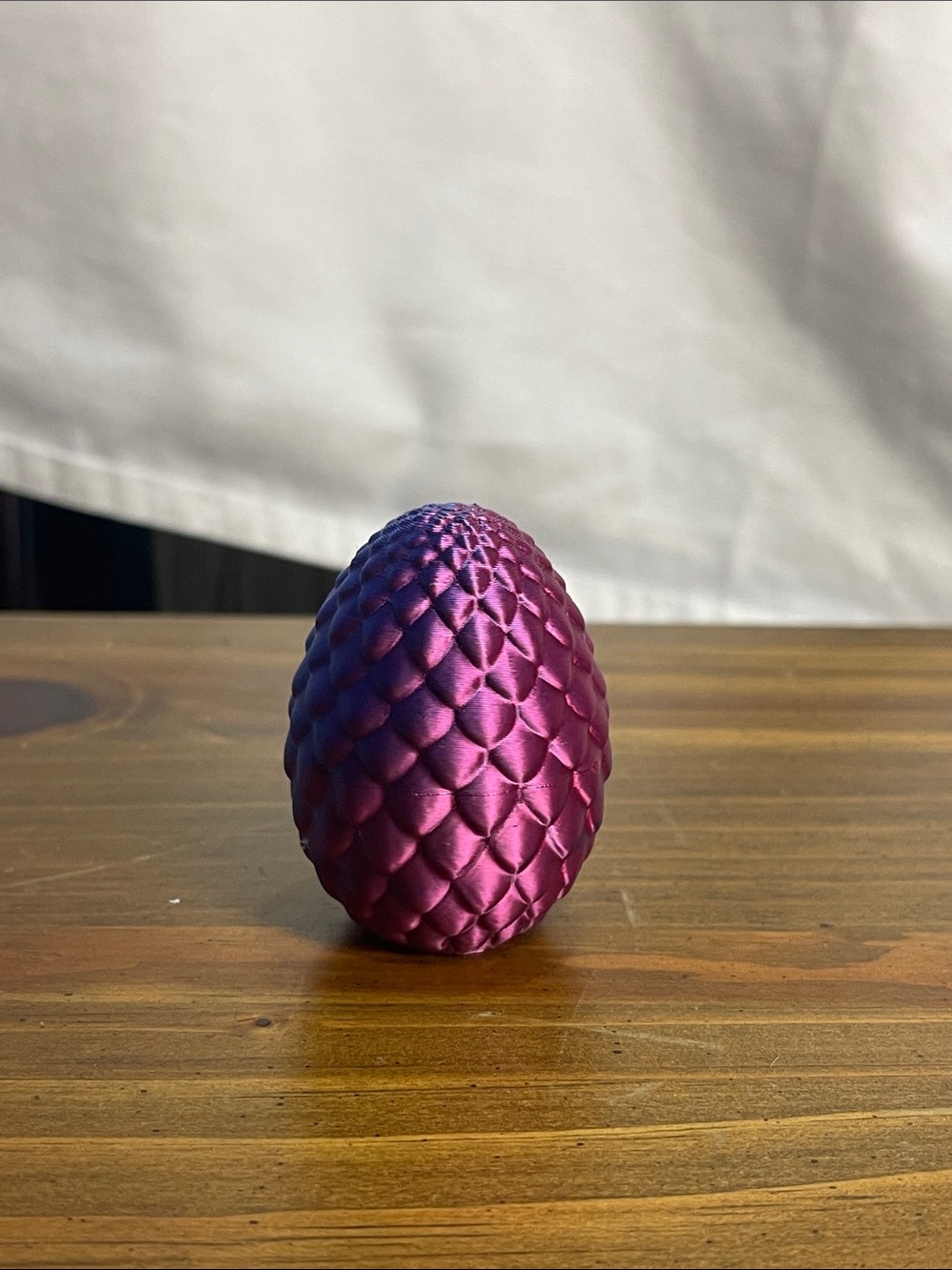 3D Metallic Egg with Removable Dragon Inside Ombré